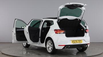 2025 SEAT 1.0 TSI FR DSG Euro 6 5-door (White) - Image: 11