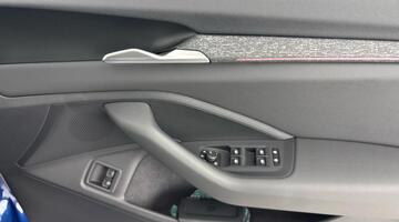 2025 Škoda TSI iV 25.7kWh SE L DSG Euro 6 5-door (Blue) - Image: 25