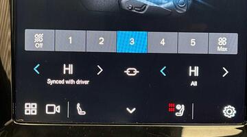 2025 Volvo 2.0h T8 18.8kWh Ultra Bright Auto Euro 6 5-door (Black) - Image: 40