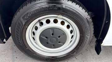 2025 Volkswagen 2.0 TDI T28 Commerce Plus FWD SWB Euro 6 5-door (White) - Image: 31