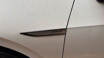 2022 Volkswagen Pro Performance 58kWh Family Auto 5-door (Multicolour) - Image: 13