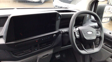 2025 Ford 320 Duratec 11.8kWh Trend Auto L1 Euro 6 5-door (White) - Image: 8