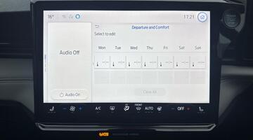 2025 Ford Standard Range 43kWh Premium Auto 5-door (Yellow) - Image: 39