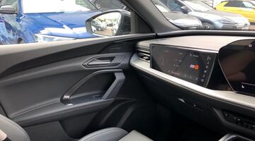 2025 Audi 2.0 TDI Launch Edition S Tronic quattro Euro 6 5-door (Black) - Image: 42