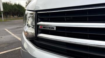 2016 Volkswagen 2.0 BiTDI BlueMotion Tech Executive 4Motion Euro 6 5-door (Silver) - Image: 10