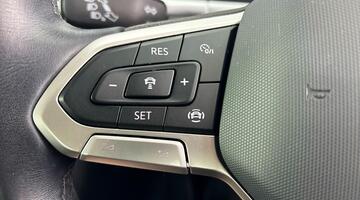 2023 Volkswagen 1.0 TSI Life Euro 6 5-door (Black) - Image: 23