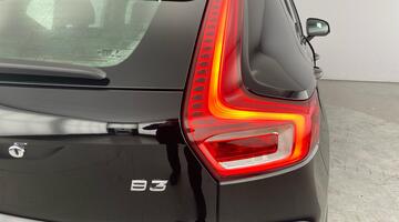 2023 Volvo 2.0 B3 MHEV Plus DCT Auto Euro 6 5-door (Black) - Image: 18