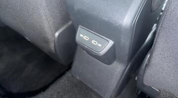 2024 Volkswagen 1.0 TSI Life DSG Euro 6 5-door (Black) - Image: 9