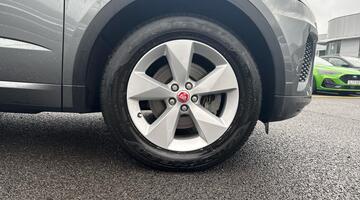 2019 Jaguar 2.0 D180 R-Dynamic S Auto Euro 6 5-door (Grey) - Image: 5