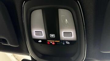 2022 Volvo Recharge 69kWh Plus Auto 5-door (Green) - Image: 33