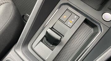 2025 Volkswagen TSI eHybrid 19.7kWh C20 Commerce Pro Cargo Flexible Crew Van DSG LWB Euro 6 6-door (Grey) - Image: 13