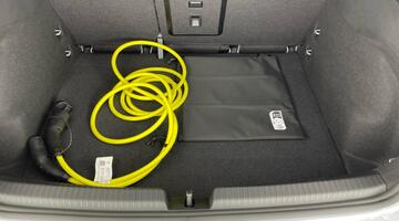 2025 Volkswagen Pro 59kWh Auto 5-door (Silver) - Image: 31