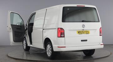 2025 Volkswagen 2.0 TDI T28 Highline FWD SWB Euro 6 5-door (White) - Image: 11