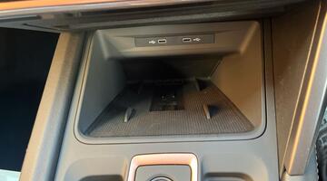 2025 CUPRA ETSI V2 DSG Euro 6 5-door (Black) - Image: 20