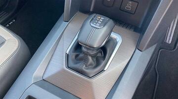 2025 Volkswagen 2.0 TDI Style Auto 4Motion Euro 6 4-door (Red) - Image: 34