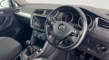 2019 Volkswagen 2.0 TDI Match 4Motion Euro 6 5-door (Silver) - Image: 6