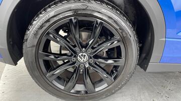 2023 Volkswagen TSI R-Line DSG 2WD Euro 6 2-door (Multicolour) - Image: 27