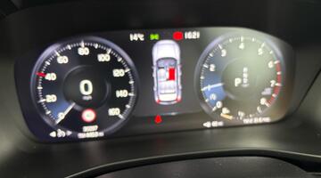 2022 Volvo T3 R-Design Auto Euro 6 5-door (Black) - Image: 11