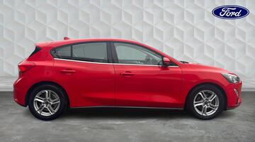 2020 Ford EcoBlue Zetec Euro 6 5-door (Red) - Image: 4
