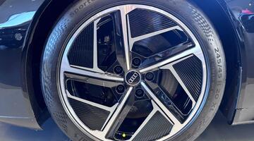 2025 Audi 105kWh Auto quattro 4-door (Black) - Image: 9