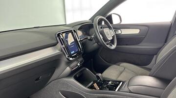 2023 Volvo 2.0 B3 MHEV Plus DCT Auto Euro 6 5-door (Red) - Image: 2