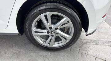 2025 Volkswagen 1.0 TSI R-Line DSG Euro 6 5-door (White) - Image: 32