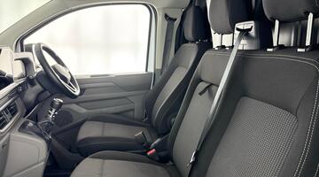 2025 Volkswagen 2.0 TDI T28 Commerce Plus FWD SWB Euro 6 5-door (White) - Image: 29