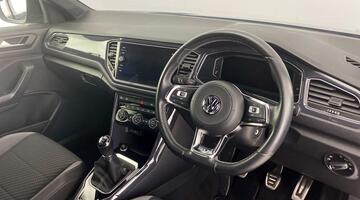 2019 Volkswagen 2.0 TDI R-Line Euro 6 5-door (Black) - Image: 6
