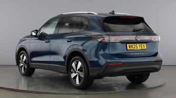 2025 Volkswagen 2.0 TDI Match DSG Euro 6 5-door (Blue) - Image: 3