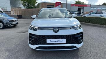 2025 Volkswagen TSI eHybrid 19.7kWh R-Line DSG Euro 6 5-door (White) - Image: 8