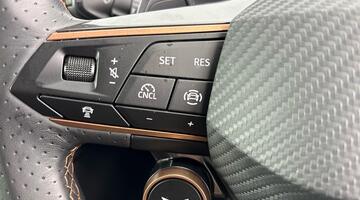 2025 CUPRA 2.0 TSI VZ1 DSG 4-doorive Euro 6 5dr (Black) - Image: 16