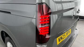 2025 Volkswagen 2.0 TDI T3Commerce Pro Auto FWD LWB Euro 6 5-door (Grey) - Image: 16