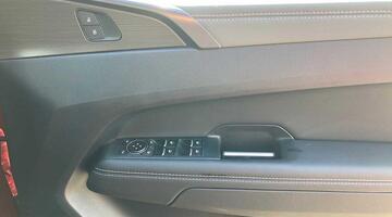 2025 Volkswagen 2.0 TDI Style Auto 4Motion Euro 6 4-door (Red) - Image: 40