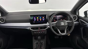 2025 SEAT 1.0 TSI FR DSG Euro 6 5-door (White) - Image: 8