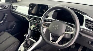 2023 Volkswagen 1.0 TSI Life Euro 6 5-door (Black) - Image: 6