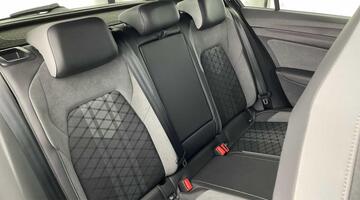 2023 Volkswagen ETSI MHEV R-Line DSG Euro 6 5-door (Grey) - Image: 17