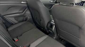 2023 Volkswagen 1.0 TSI Black Edition Euro 6 5-door (White) - Image: 17