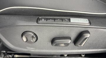 2025 Volkswagen Pro 77kWh Black Edition Auto 5-door (Black) - Image: 34