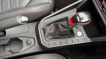 2025 Volkswagen 2.0 TSI GTI DSG Euro 6 5-door (Black) - Image: 31