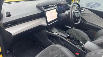 2025 Ford Standard Range 43kWh Premium Auto 5-door (Yellow) - Image: 2