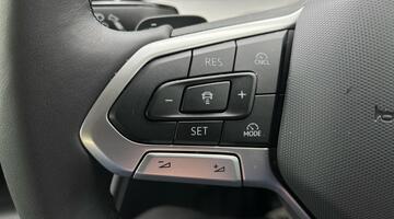 2025 Volkswagen ETSI MHEV Match DSG Euro 6 5-door (Red) - Image: 24