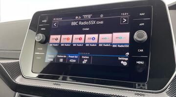 2025 Volkswagen 1.0 TSI Black Edition Euro 6 5-door (Black) - Image: 21