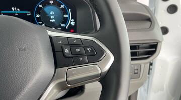 2025 Volkswagen 2.0 TDI T28 Commerce Plus FWD SWB Euro 6 5-door (White) - Image: 23