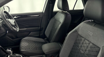 2025 Volkswagen TSI R-Line DSG Euro 6 5-door (White) - Image: 33