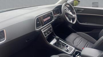 2025 SEAT TSI EVO FR Sport DSG Euro 6 5-door (Black) - Image: 2