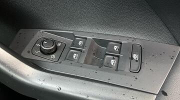 2025 Volkswagen 1.0 TSI Match Euro 6 5-door (Grey) - Image: 22