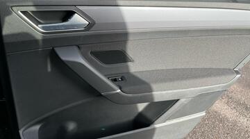 2025 Volkswagen TSI EVO R-Line DSG Euro 6 5-door (Grey) - Image: 42