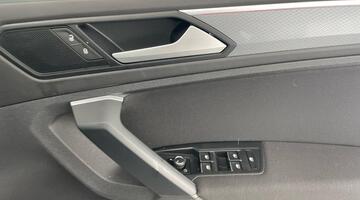 2022 Volkswagen TSI Active Euro 6 5-door (White) - Image: 24