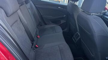 2022 Volkswagen TSI Style Euro 6 5-door (Red) - Image: 21