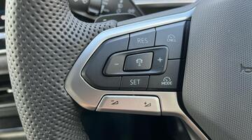 2025 Volkswagen TSI eHybrid 19.7kWh R-Line DSG Euro 6 5-door (White) - Image: 26